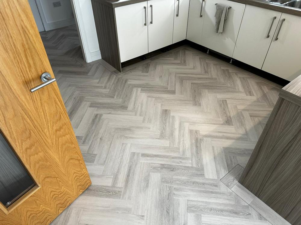 Amtico Spacia Iced Oak 4x18 parquet Gallery Main Photo